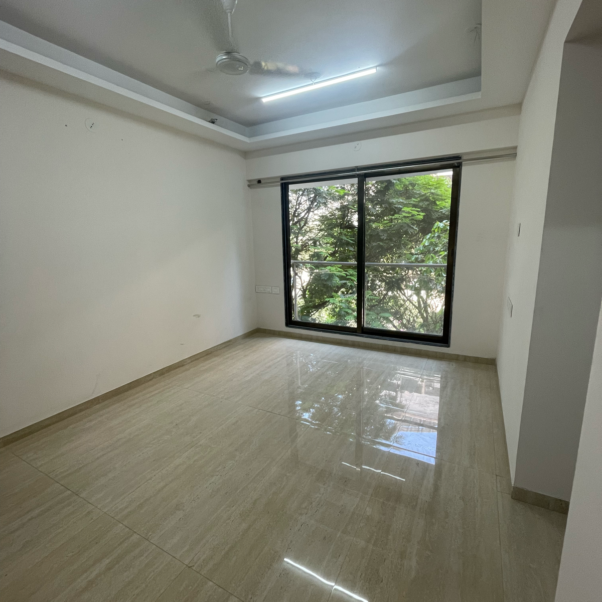 1 BHK 395 Sq.Ft. Apartment in Je And Vee Om Trimurti