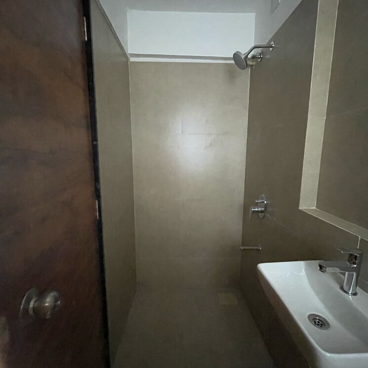 Bathroom, je-and-vee-om-trimurti 1 Bedroom 395 Sq.Ft. Apartment In Dindoshi Mumbai 8688215