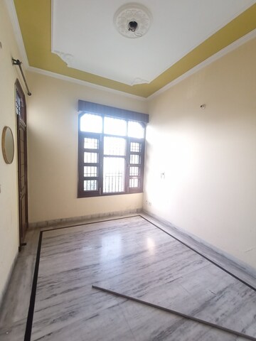 Room in 2 BHK Independent House at Sector 11 – for Rent