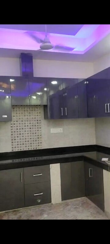 Kitchen in 2 BHK Builder Floor at Eldeco Ananda, Sector 48 – for Rent