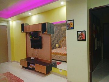 Living Room in 4 BHK Builder Floor at Ansal Plaza Sector-23, Sector 23 – for Rent
