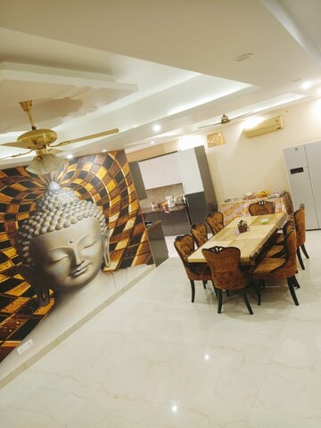 Parking in 4 BHK Builder Floor at Ansal Plaza Sector-23, Sector 23 – for Rent