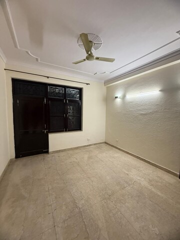 Room in 2 BHK Builder Floor at Ansal Plaza Sector-23, Sector 23 – for Rent