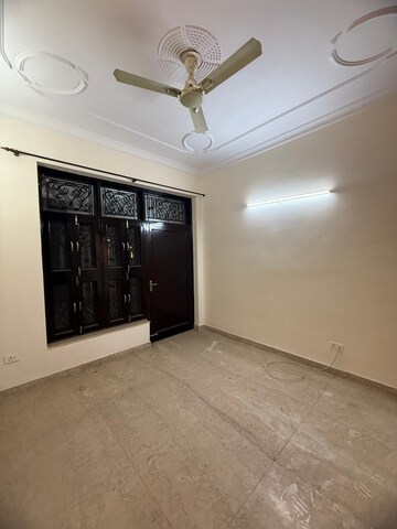 Room in 2 BHK Builder Floor at Ansal Plaza Sector-23, Sector 23 – for Rent