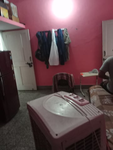 Master Bedroom in 1 BHK Independent House at Aliganj – for Rent