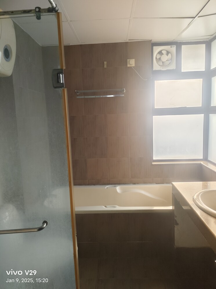 Bathroom, vipul-belmonte 3 Bedroom 2450 Sq.Ft. Apartment In Sector 53 Gurgaon 8688353