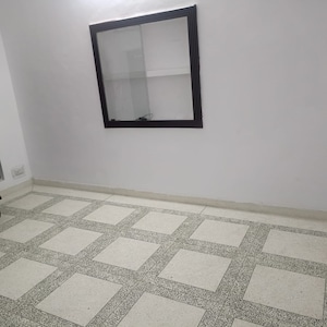 Room in 3 BHK Apartment at JMD Gardens, Sector 33 – for Sale