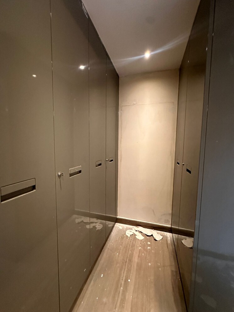 Bathroom, east of kailash 4 Bedroom 300 Sq.Yd. Builder Floor In East Of Kailash Delhi 8688482