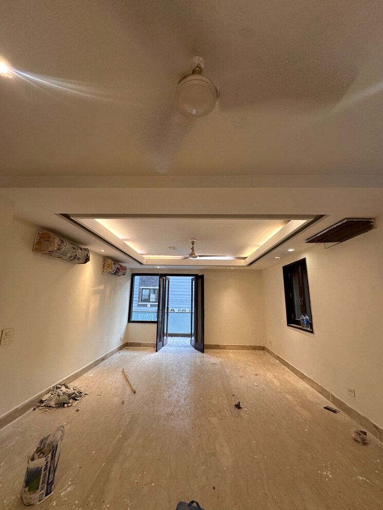 undefined, east of kailash 4 Bedroom 300 Sq.Yd. Builder Floor In East Of Kailash Delhi 8688482
