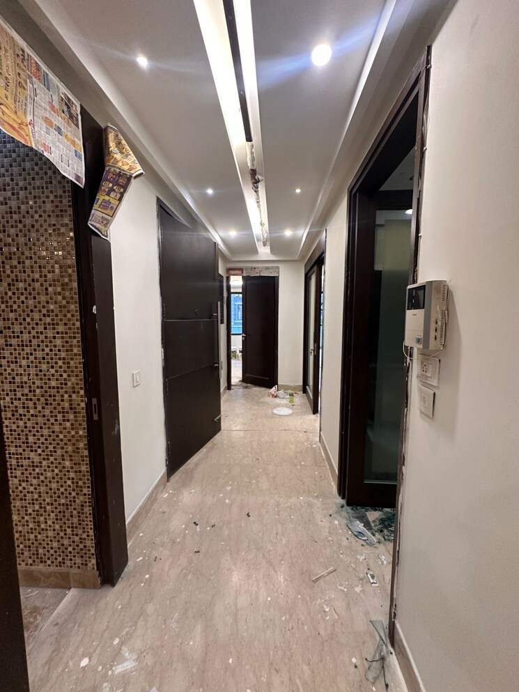 undefined, east of kailash 4 Bedroom 300 Sq.Yd. Builder Floor In East Of Kailash Delhi 8688482