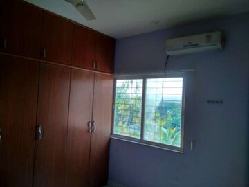 Bedroom in 3 BHK Apartment at Swagat Shilp, Prabhat Road – for Rent