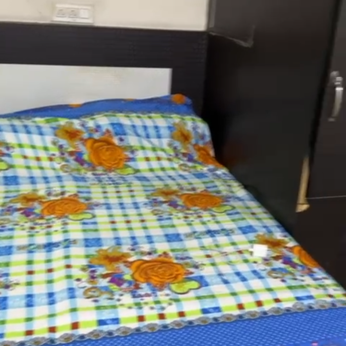 1 RkIndependent House For Rent in DLF Pink Town House