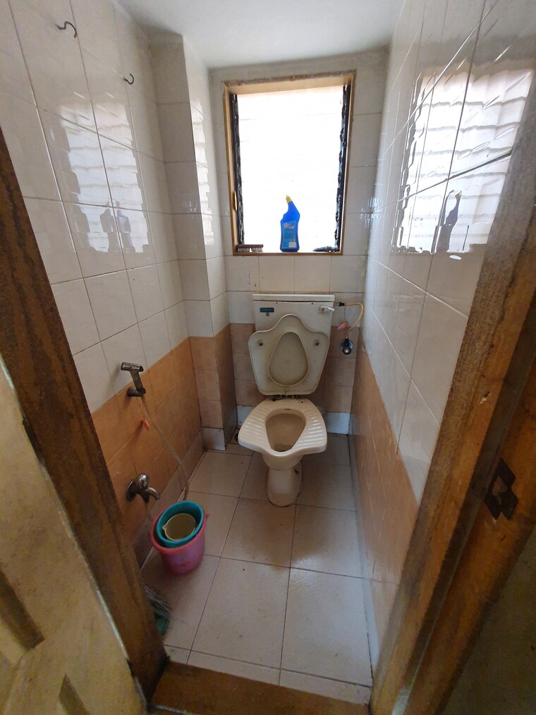 Bathroom, kandivali west 1 Bedroom 600 Sq.Ft. Apartment In Kandivali West Mumbai 8688540