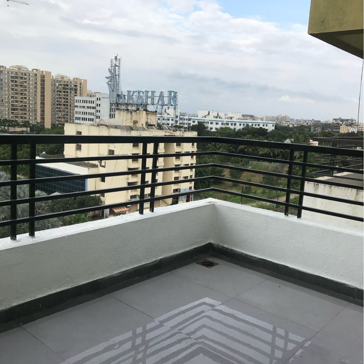 2.5 BHK + Extra Room 925 Sq.Ft. Apartment in Legacy Liva