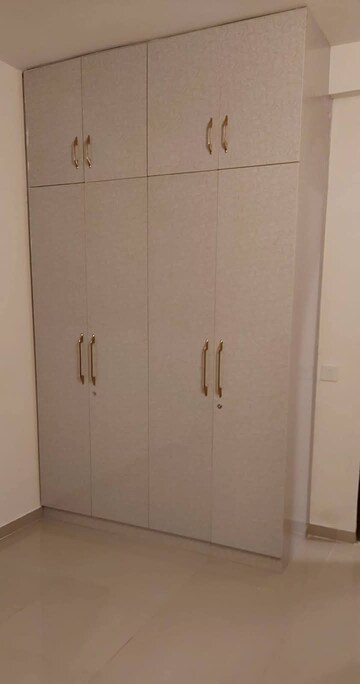 Bedroom in 3 BHK Apartment at Hazratganj – for Rent