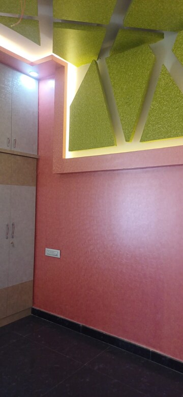 Room in 6 BHK Independent House at Banjara Layout – for Sale