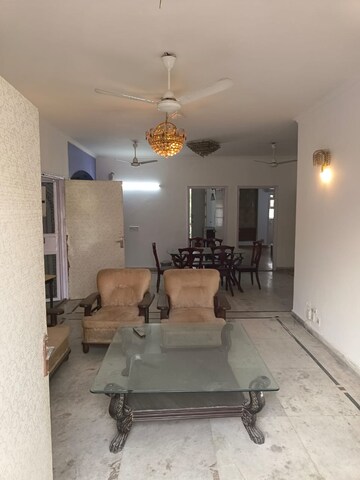 Bathroom in 3 BHK Builder Floor at Unitech South City II, Sector 50 – for Rent