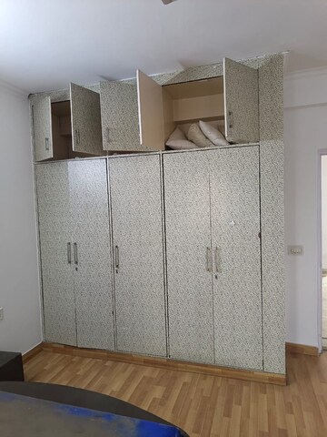 Bathroom in 3 BHK Builder Floor at Unitech South City II, Sector 50 – for Rent