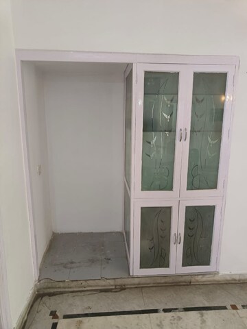 Room in 3 BHK Builder Floor at Unitech South City II, Sector 50 – for Rent