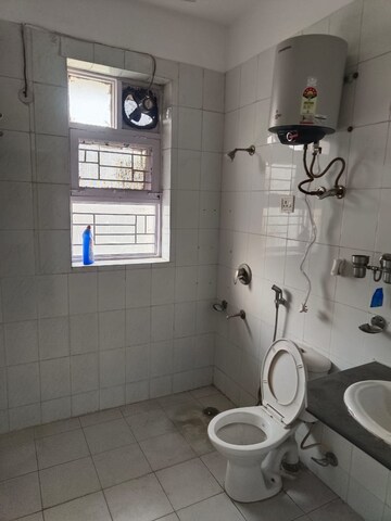 Bathroom in 3 BHK Builder Floor at Unitech South City II, Sector 50 – for Rent