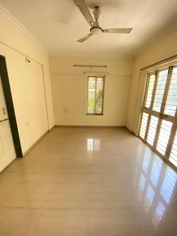Room in 2 BHK Apartment at GK Dwarka Sai Paradise, Pimple Saudagar – for Rent