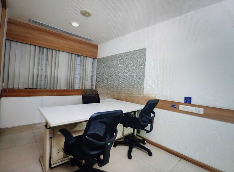 Team Area, south tukoganj Commercial Office Space 1750 Sq.Ft. In South Tukoganj Indore 8688685