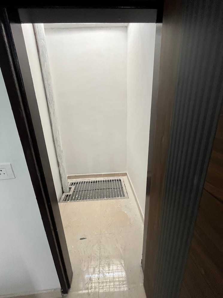 Bathroom, gls-lansdowne 1 RK 350 Sq.Ft. Independent House In Sector 67a Gurgaon 8688724