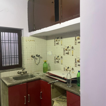 Kitchen in 2 BHK Builder Floor at Sector 28 – for Rent