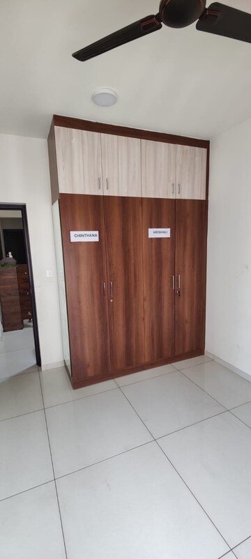 Room in 2.5 BHK Apartment at Mantri Webcity, Hennur – for Rent