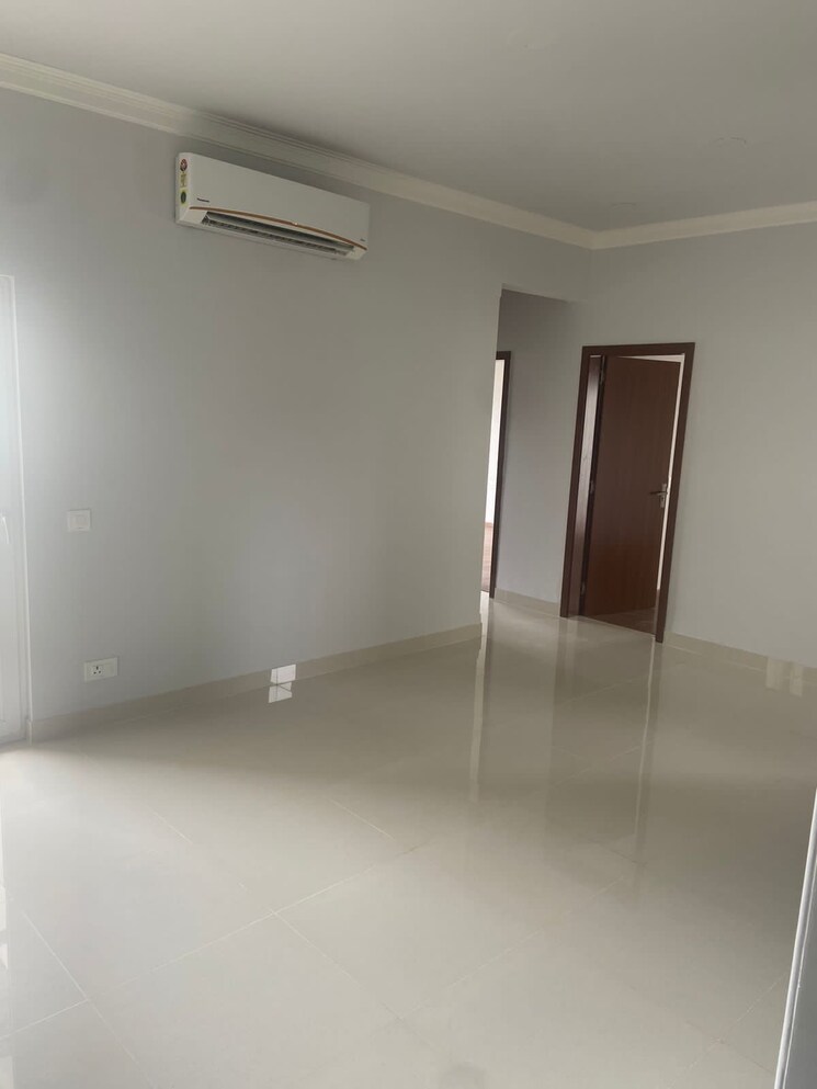 Room, central-park-flower-valley-aqua-front-towers 3 Bedroom 1789 Sq.Ft. Apartment In Sohna Sector 33 Gurgaon 8688749