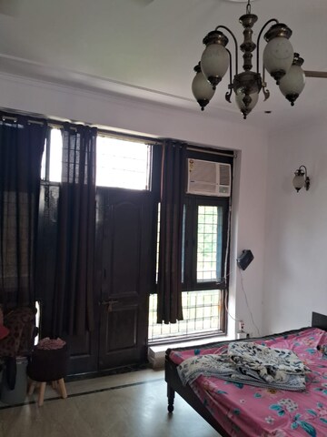 Living Room in 1.5 BHK Builder Floor at RWA Apartments Sector 52, Sector 52 – for Rent