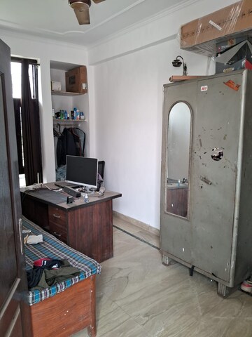 Master Bedroom in 1.5 BHK Builder Floor at RWA Apartments Sector 52, Sector 52 – for Rent