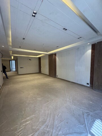 Room in 4 BHK Builder Floor at Saket – for Sale