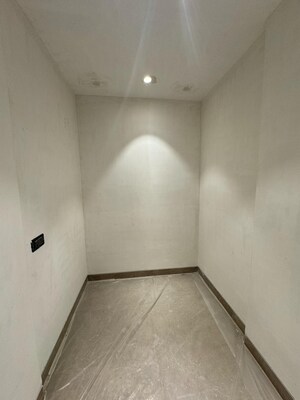 Room in 4 BHK Builder Floor at Saket – for Sale