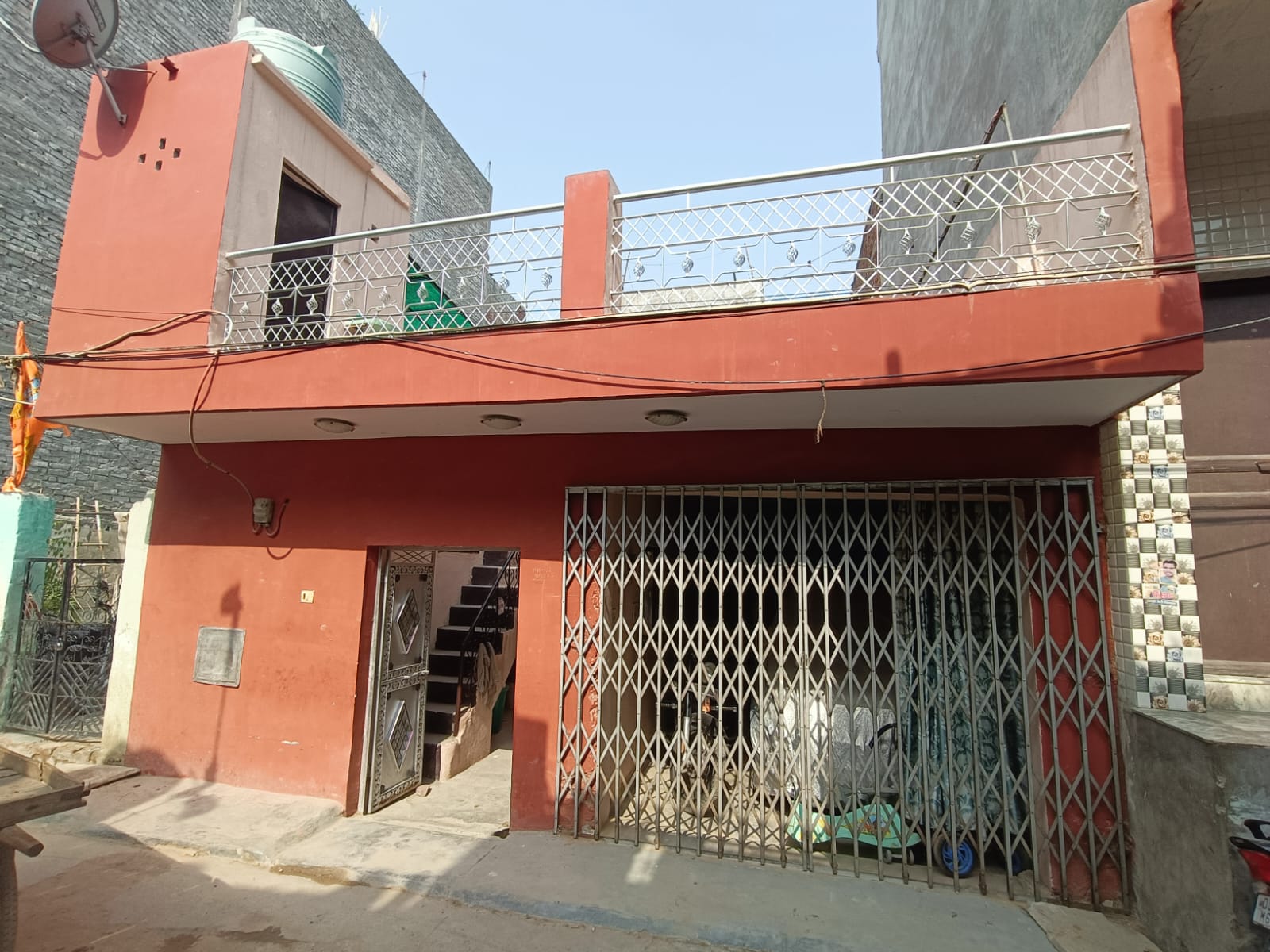 4 BHK + Extra Room Independent House For Sale in Sangam Vihar