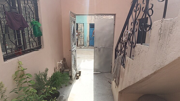 Exterior View, sangam vihar 4 Bedroom 900 Sq.Ft. Independent House In Sangam Vihar Delhi 8688869