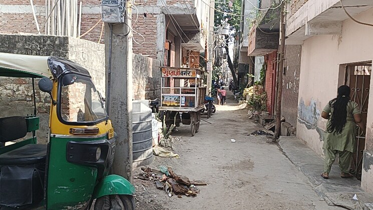 Exterior View, sangam vihar 4 Bedroom 900 Sq.Ft. Independent House In Sangam Vihar Delhi 8688869