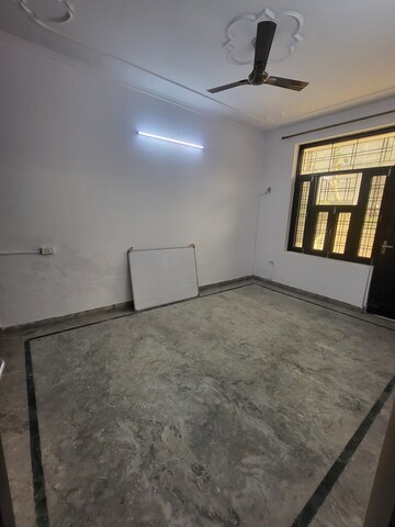 Furnished Amenities in 3 BHK Builder Floor at Srishti Greenfield Homes, Green Fields Colony – for Sale