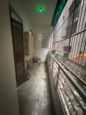 Balcony in 2 BHK Apartment at Shalimar Apartments Shalimar Garden, Shalimar Garden – for Rent