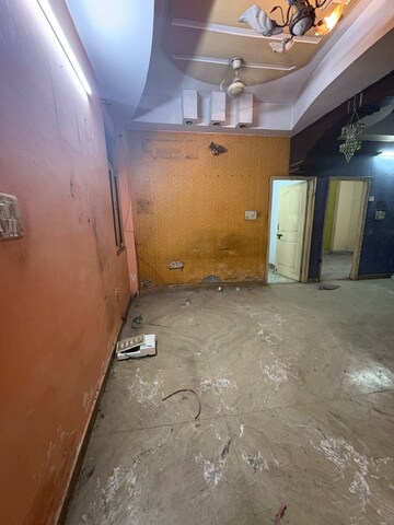 Room in 2 BHK Apartment at Shalimar Apartments Shalimar Garden, Shalimar Garden – for Rent