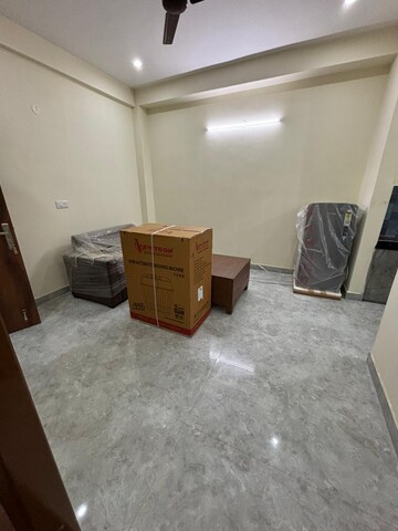 Living Room in 1 BHK Builder Floor at Sector 40 – for Rent