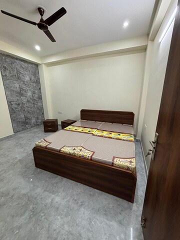 Bedroom in 1 BHK Builder Floor at Sector 40 – for Rent