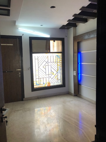 Room in 2 BHK Builder Floor at Rajouri Garden – for Rent