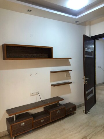 Furnished Amenities in 2 BHK Builder Floor at Rajouri Garden – for Rent