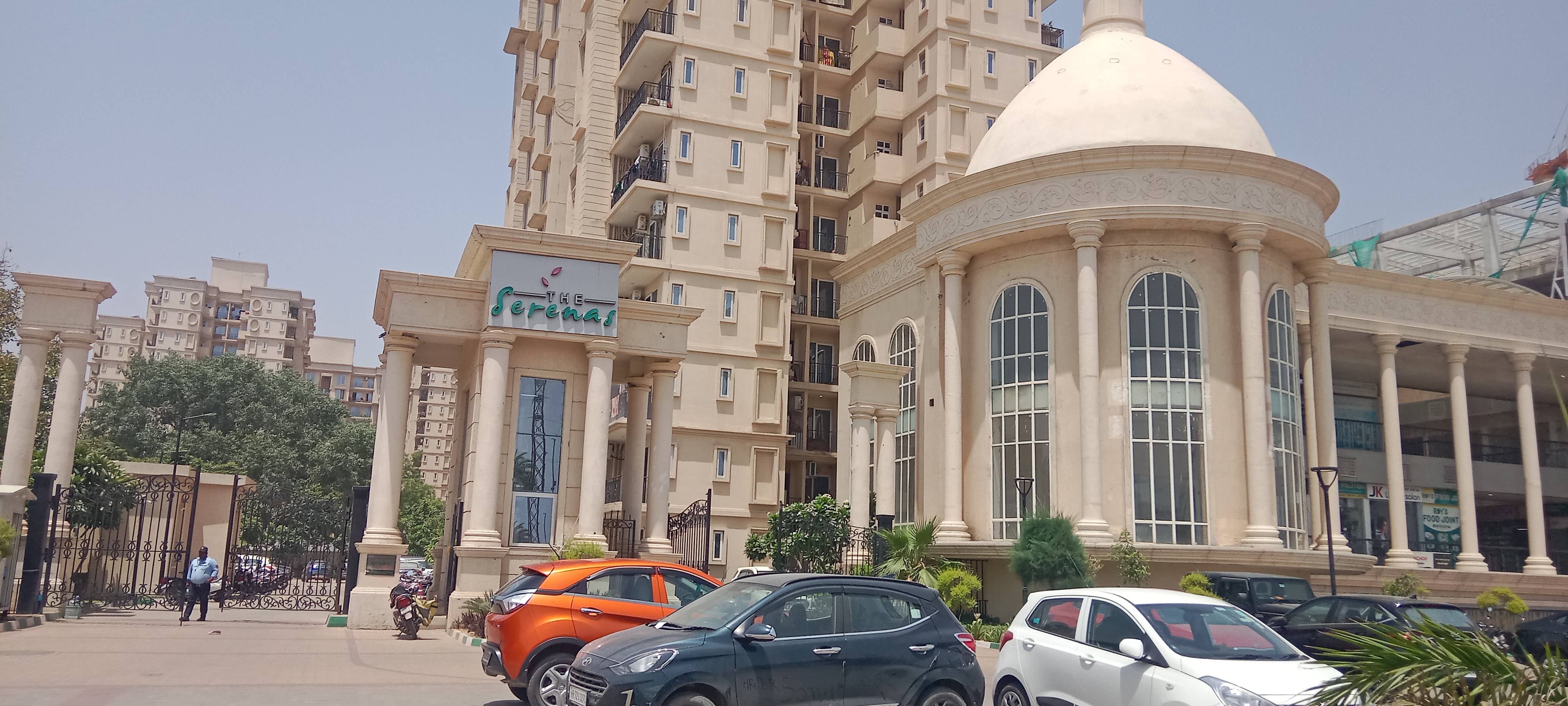 2 BHK + Study Room Apartment For Rent in Signature The Serenas