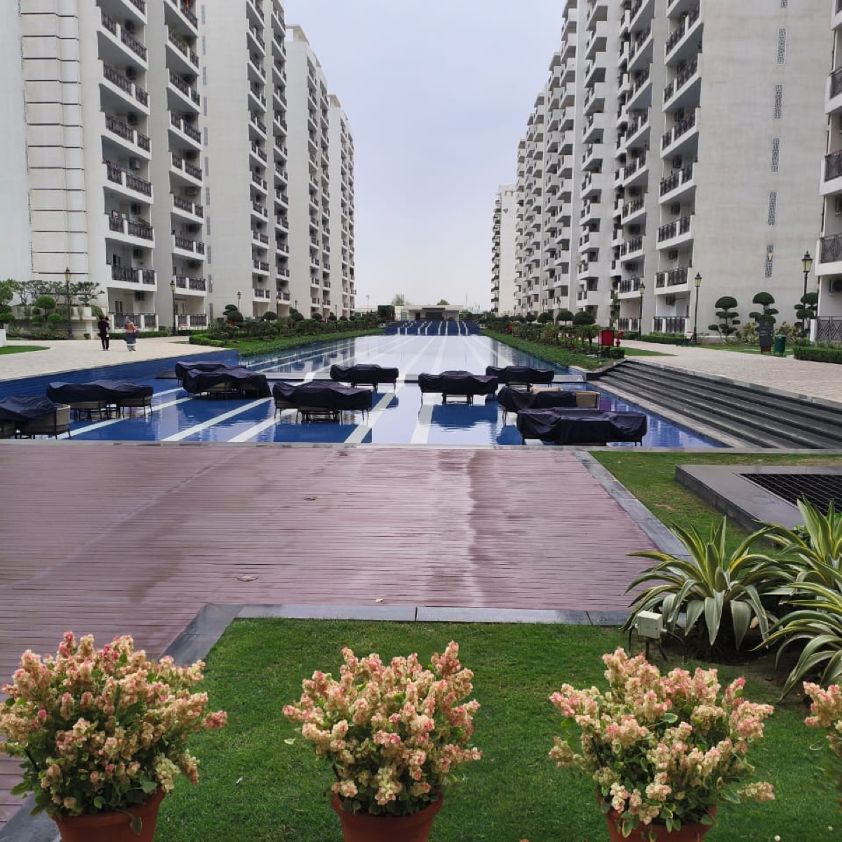 3 BHK + Pooja Room,Study Room Apartment For Rent in Central Park Lake Front Towers