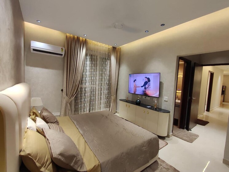 Bedroom, uttam nagar 3.5 Bedroom 100 Sq.Yd. Builder Floor In Uttam Nagar Delhi 8689067