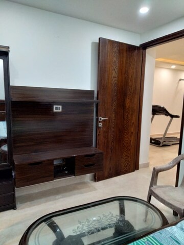 Furnished Amenities in 2 BHK Builder Floor at Subhash Nagar – for Rent