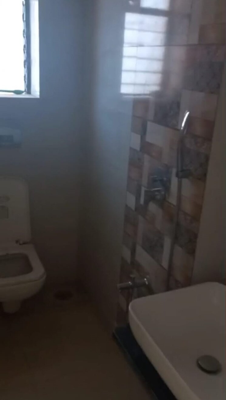 Bathroom, mehrdad-chs 2 Bedroom 840 Sq.Ft. Apartment In Cuffe Parade Mumbai 8689050