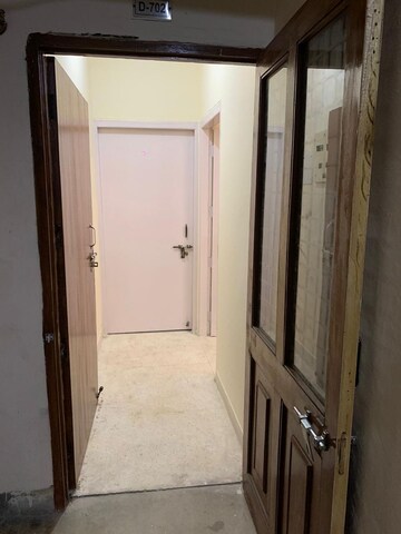 Building Lobby in 3.5 BHK Apartment at Ardee City, Sector 52 – for Rent
